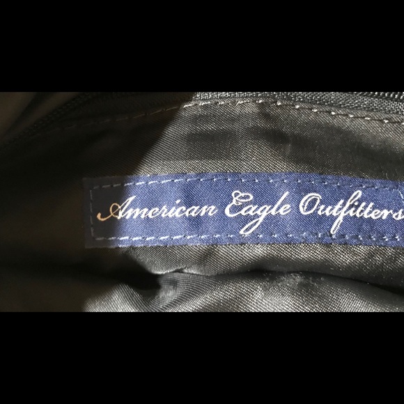 Price✂️American Eagle Outfitters gray clutch - Picture 5 of 5